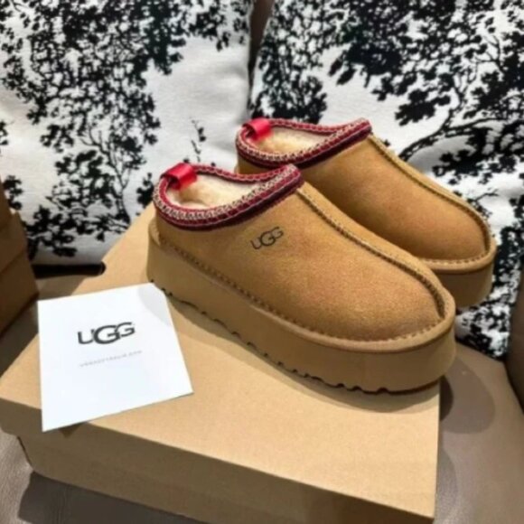 UGG Tazz Slipper in Chestnut - Picture 2 of 7